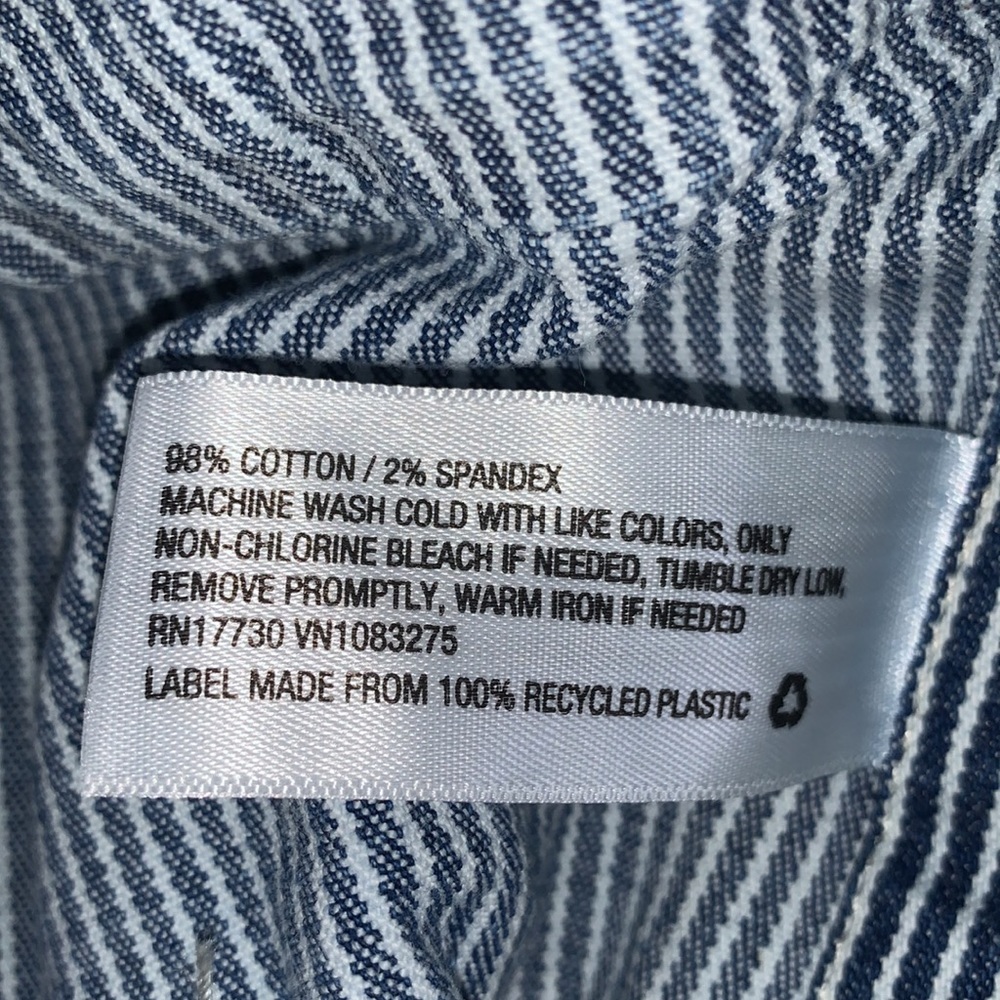 (L)- Universal Thread Women's Railroad Striped Side Button Short Denim Overalls - Picture 6 of 10